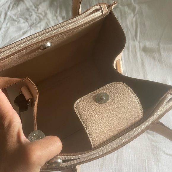 Christian Livingston hand bag. - Picture 3 of 6